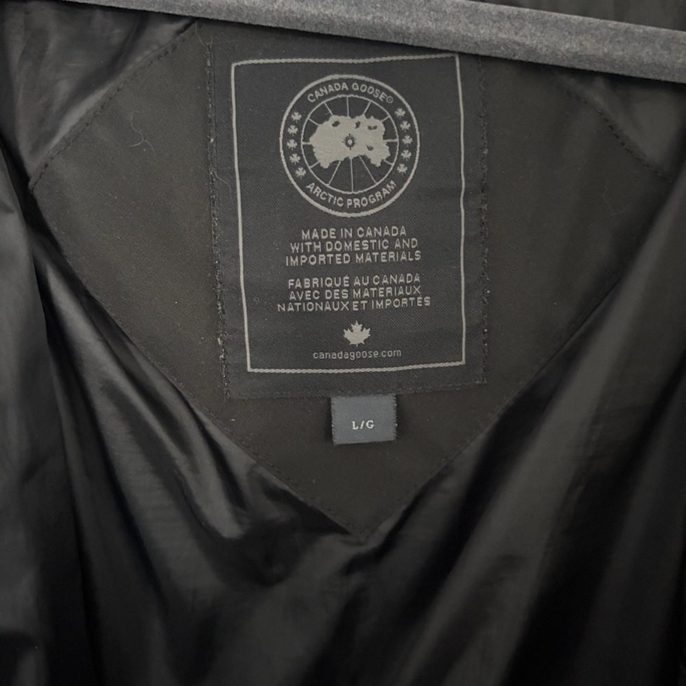 Canada Goose Carson Parka with Fur Trim - Black Label - Picture 5 of 13